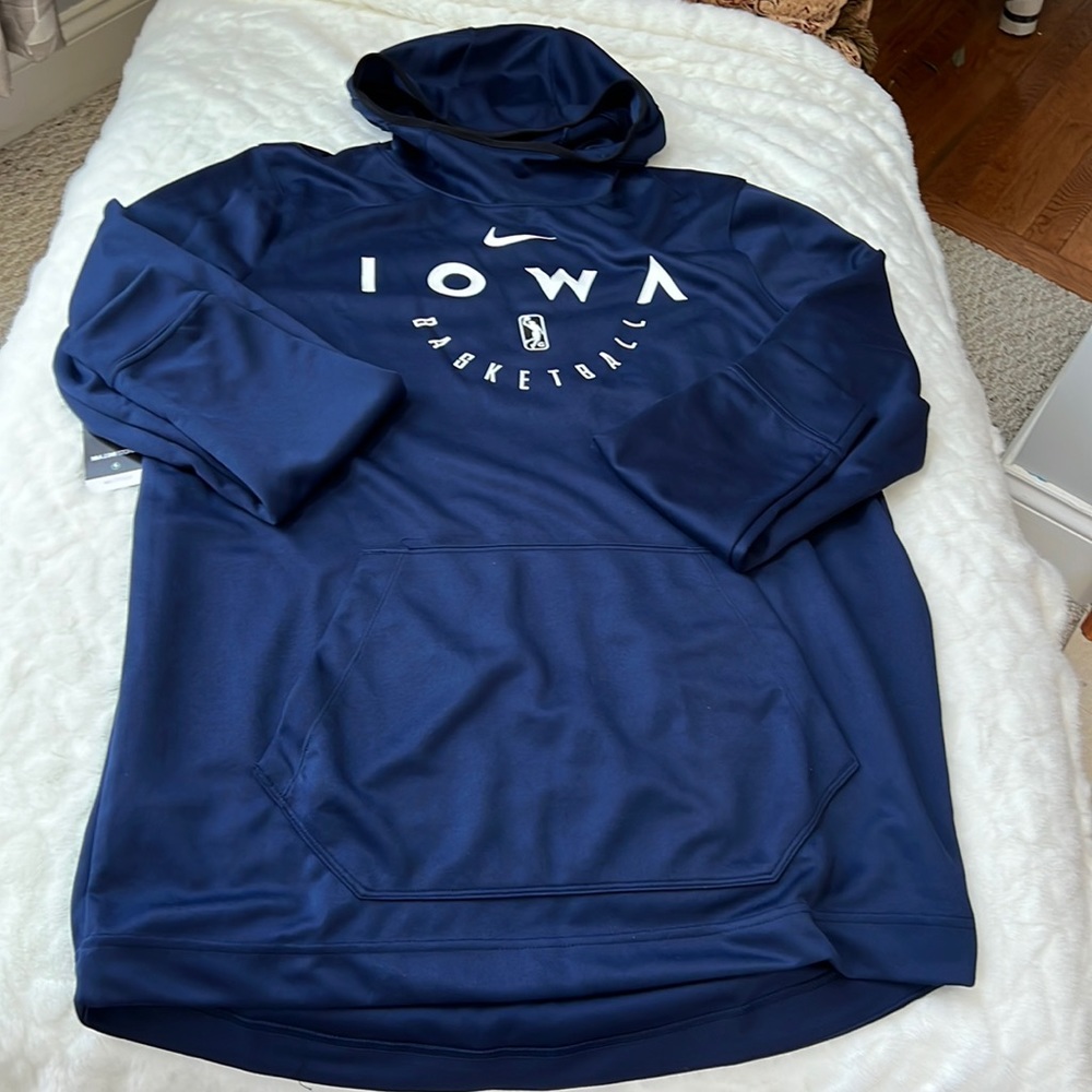 Nike basketball sweatshirt